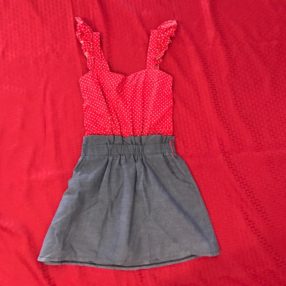 Sleeveless/skirt