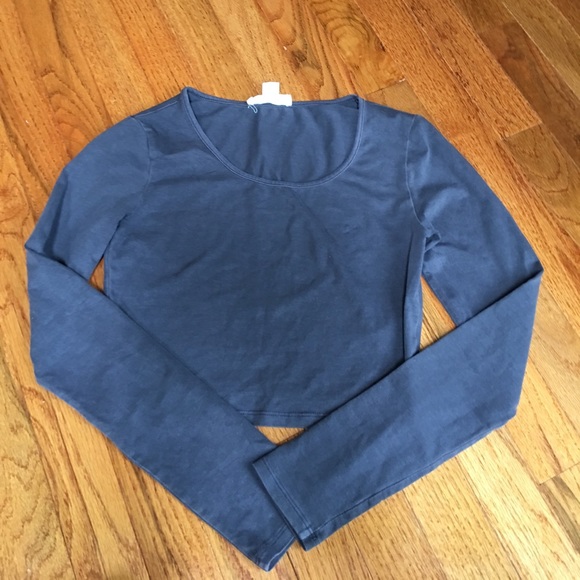 F21 Gray long sleeved crop top - Picture 2 of 2