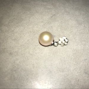 14kt white gold pink pearl with diamonds