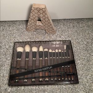 Sonia Kashuk limited edition brush set