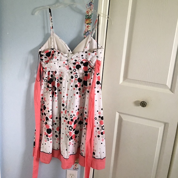 Candie's knee length dress. Like new condition. - Picture 2 of 3