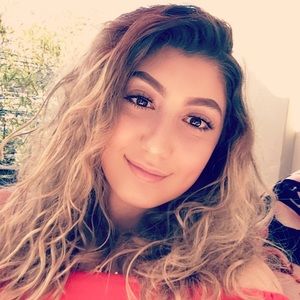 Meet your Posher, Maya