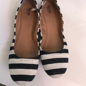 Mossimo Sz 10 flats