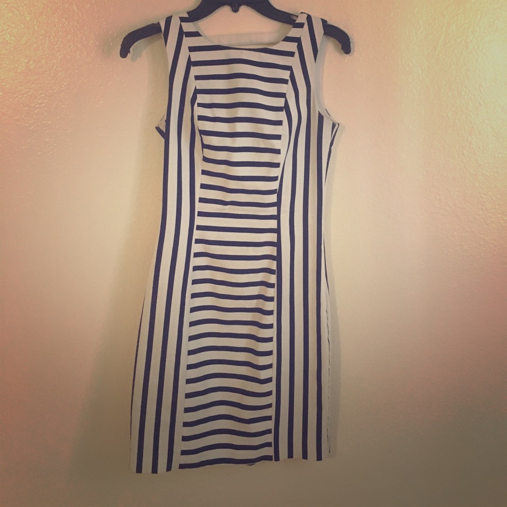 Chic Dress. - Picture 2 of 3