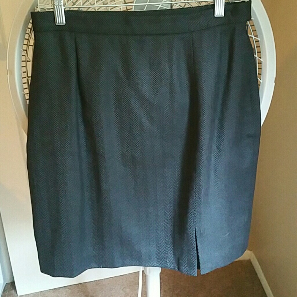 Ann Taylor Loft Grey Herringbone Pencil Skirt sz 8