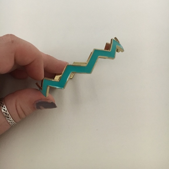 Chevron bangle - Picture 2 of 2