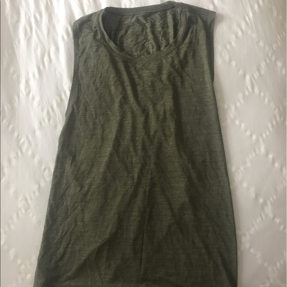 LULULEMON - muscle tank