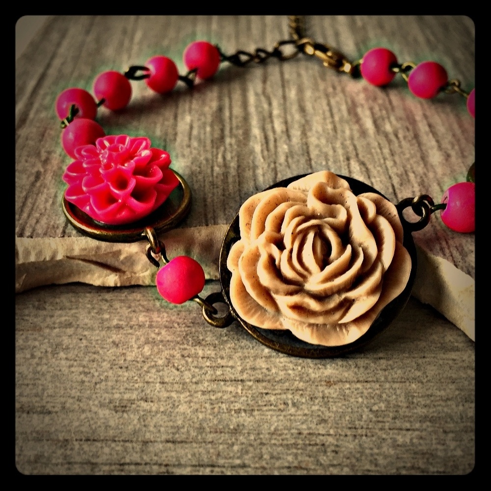 Hot pink and biege peony wired bead bracelet