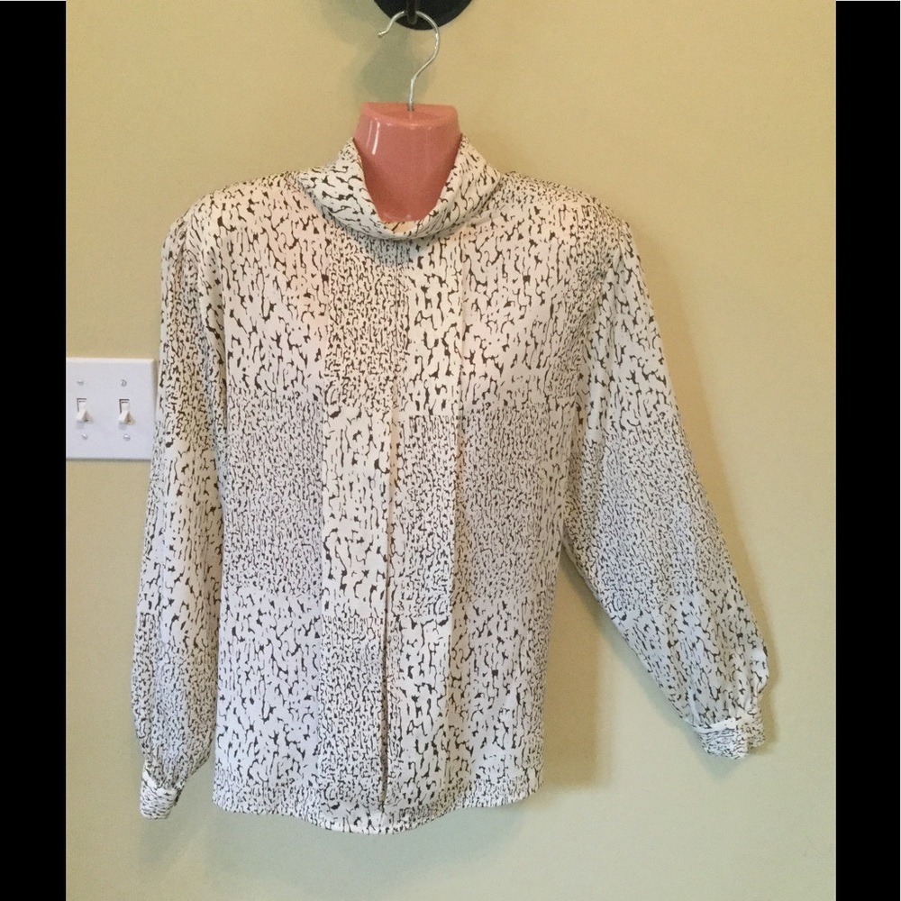 Retro Blouse ~ NWT