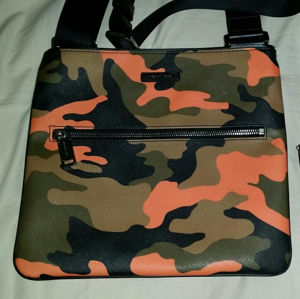 Hand bag