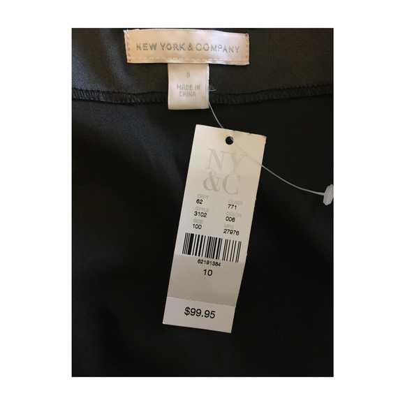 Little black dress - Picture 3 of 3