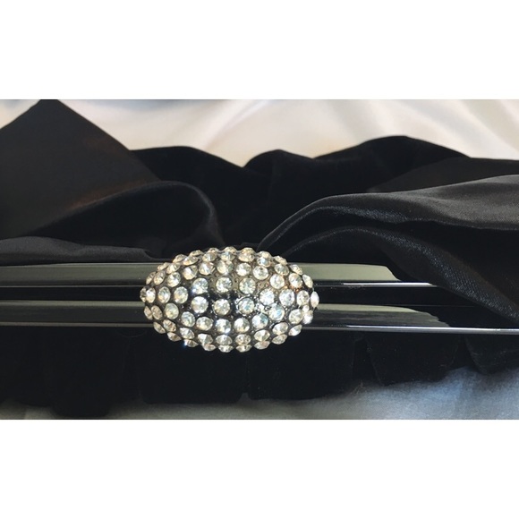 Neiman Marcus Blk Satin & Velvet clutch Firm price - Picture 4 of 6