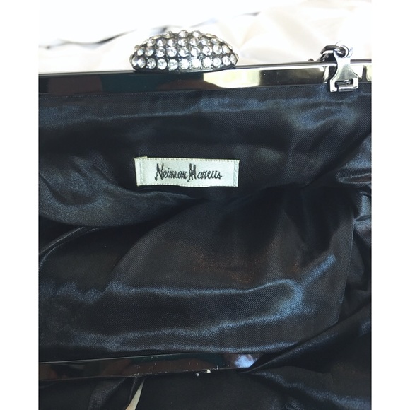 Neiman Marcus Blk Satin & Velvet clutch Firm price - Picture 3 of 6