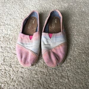 Toms