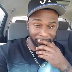 Meet your Posher, Dominique