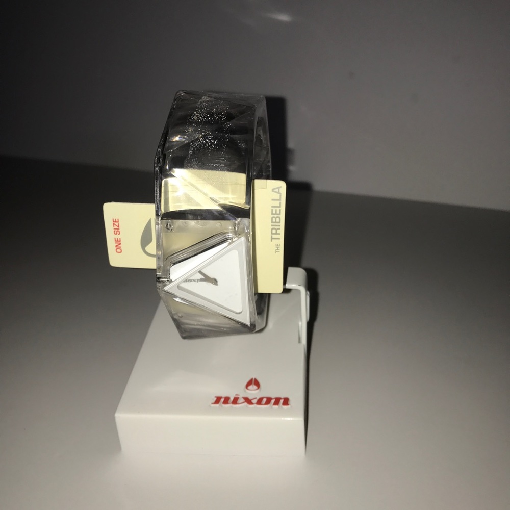 Nixon TRIBULA fashion watch ⌚️