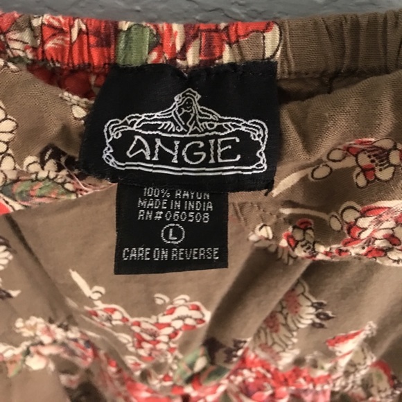 Knee length floral dress. - Picture 3 of 3