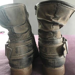 ❤️Madeline distressed leather ankle boots