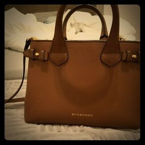 Burberry purse