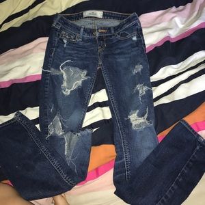 Hollister destroyed skinny jeans