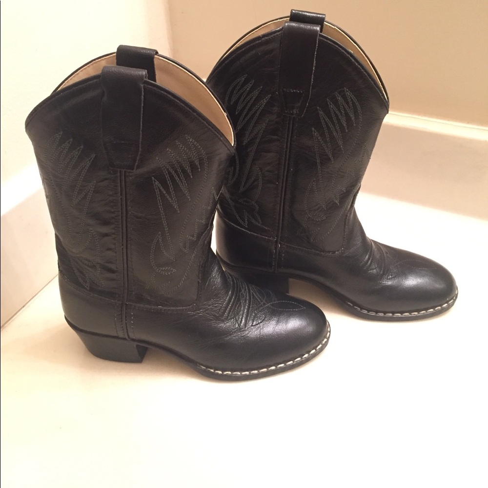 Boys cowboy boots!!