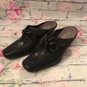 Aerology black leather slip on heels