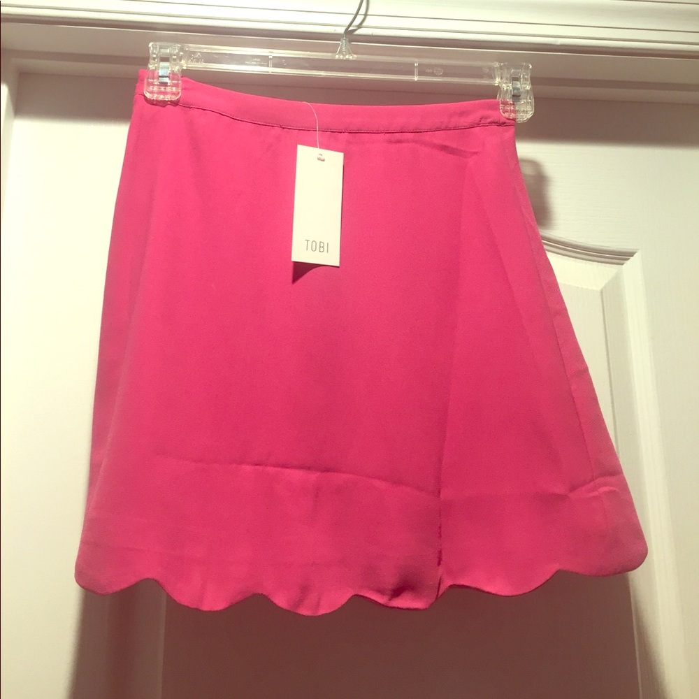 Scalloped pink Toni miniskirt