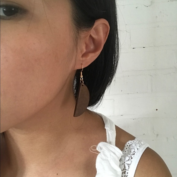 LAST Pair✨ Semi Circle Chic Wood Earrings - Picture 4 of 4