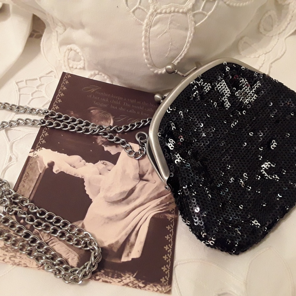 BEAUTIFUL BLACK SEQUIN EVENING BAG WITH 18" CHAIN