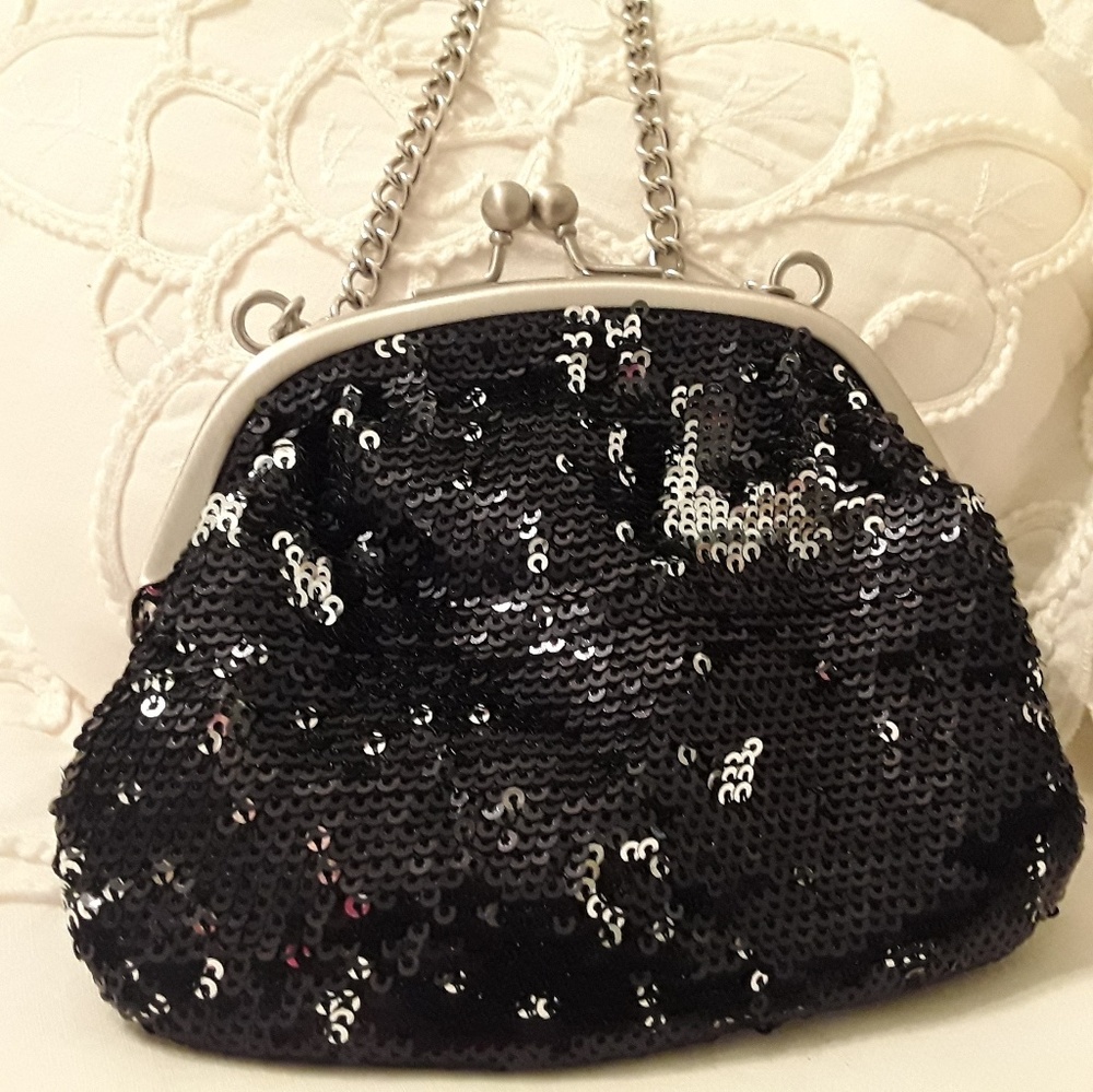 BEAUTIFUL BLACK SEQUIN EVENING BAG WITH 18" CHAIN - Picture 7 of 8