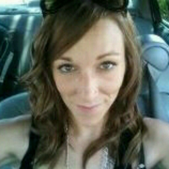 Meet your Posher, Kelli - Picture 1 of 1