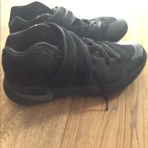 Kyrie Irving basketball shoes Nike