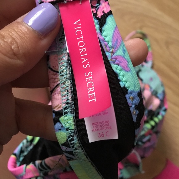 Victoria's Secret bathing suit top - Picture 2 of 2