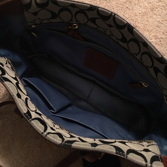 Coach purse - Picture 2 of 2