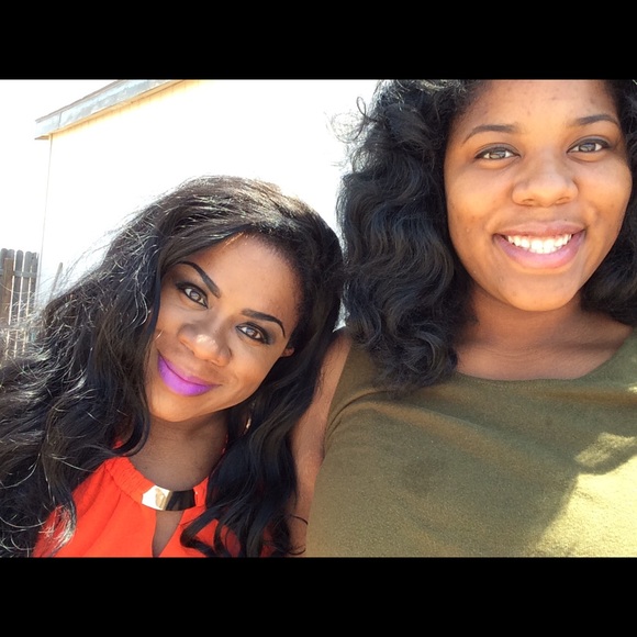 Meet your Posher, April - Picture 2 of 3