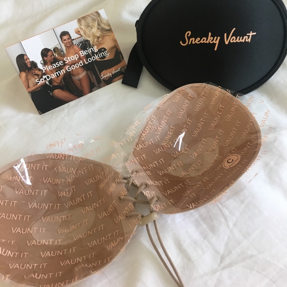 Sneaky Vaunt! Backless Strapless Cleavage Bra!