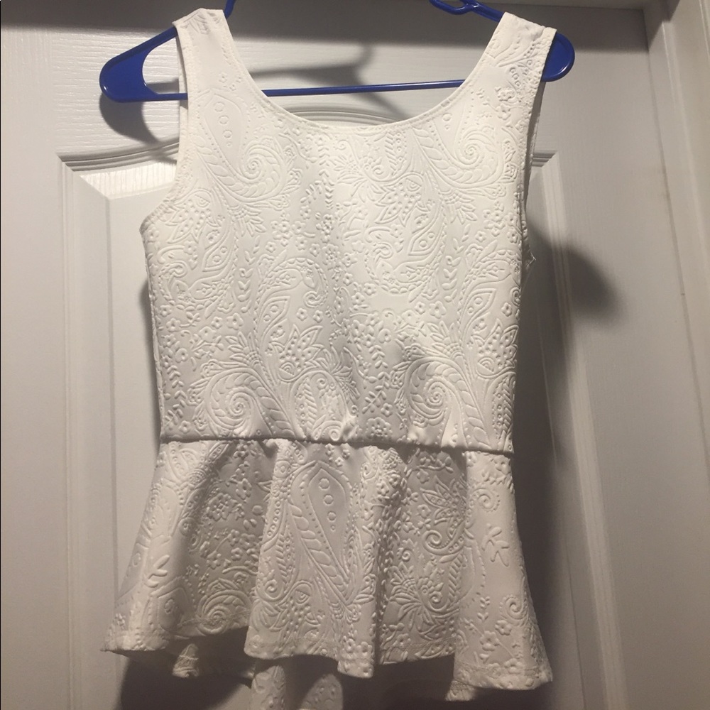 White Patterned Low Back Sleeveless Peplum Top