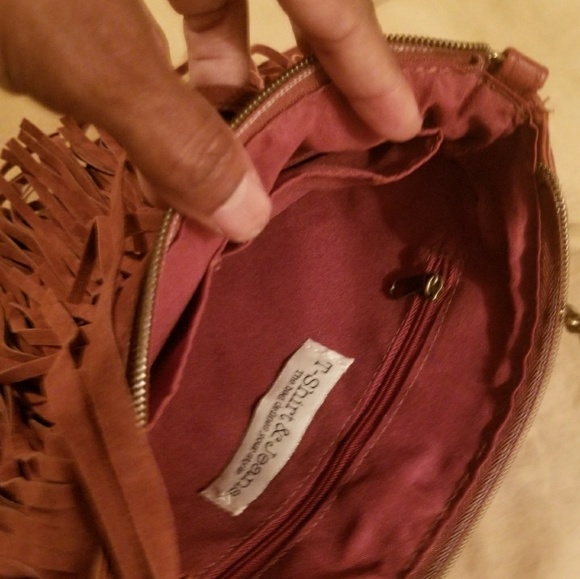 Brand New Brownish Reddish Fringe Beauty Purse - Picture 3 of 7