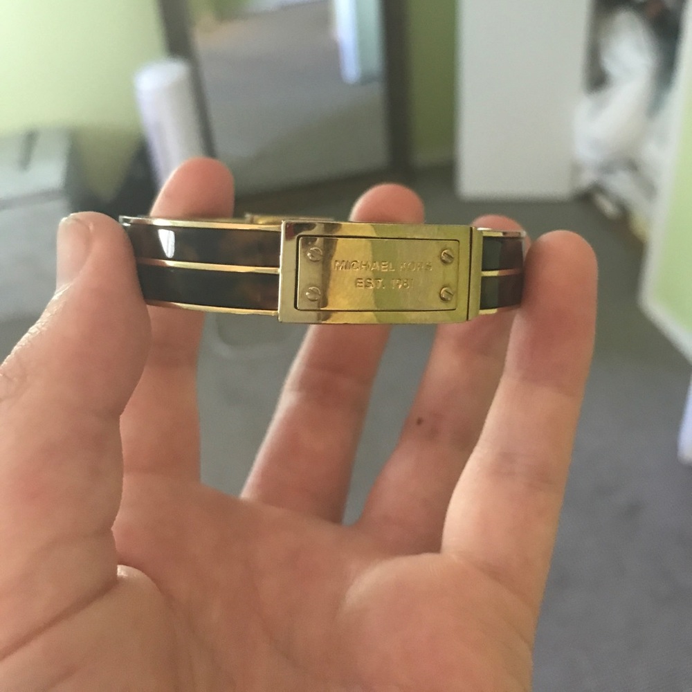 Michael Kors tortoise shell/gold metal bracelet