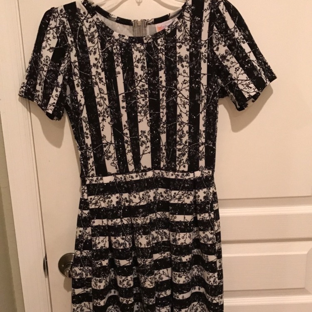 XS Amelia LuLaRoe