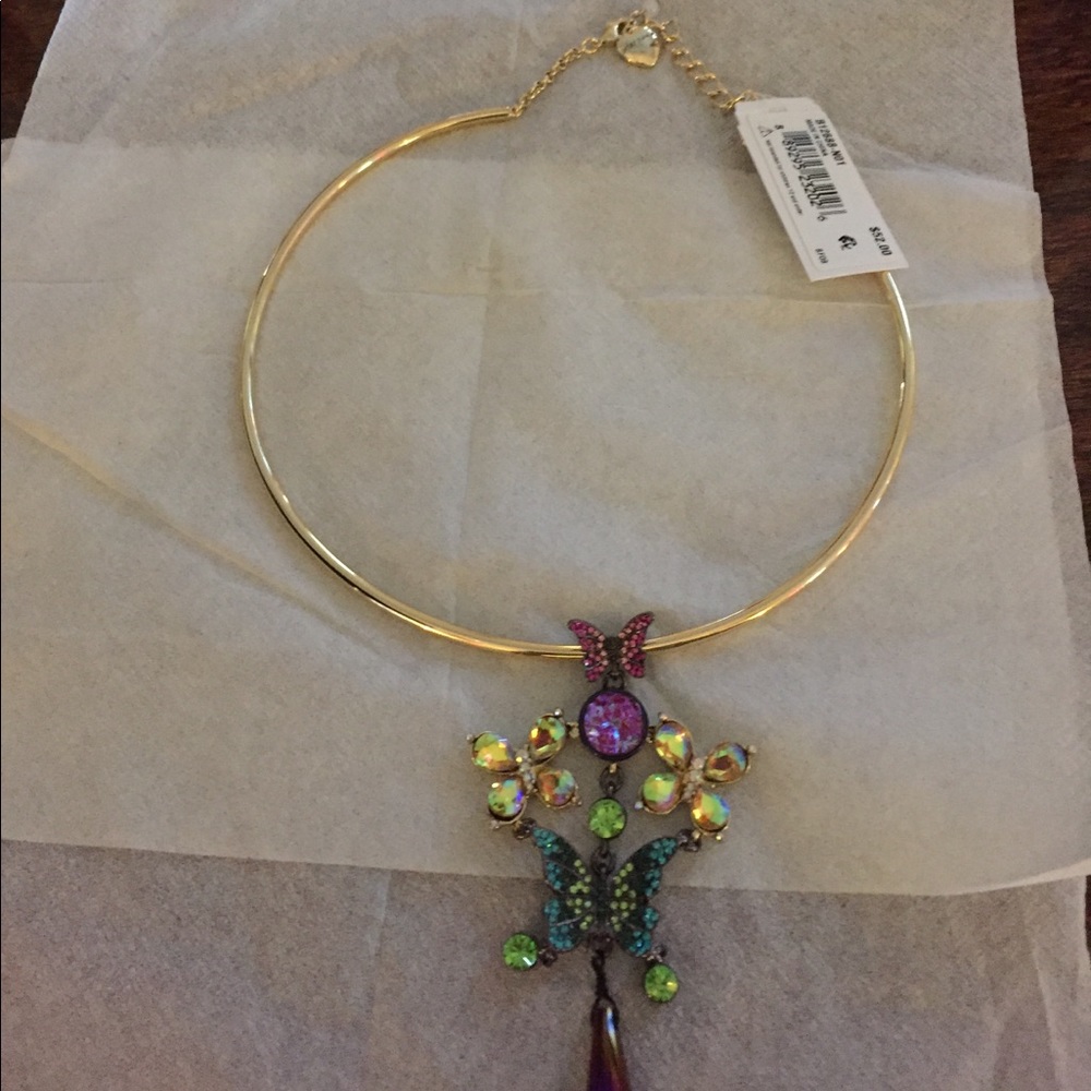 Wow betsey Johnson butterfly choker. Adjustable