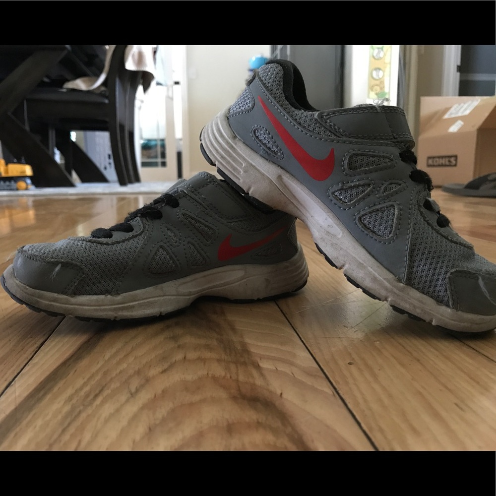 ⚡️sale⚡️Boys nikes 11