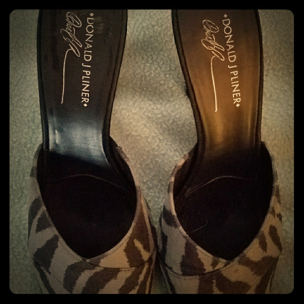 AUTHENIC Donald J Pliner Backless Heels