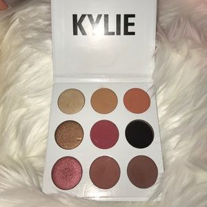 Kylie Cosmetics Burgundy Pallete