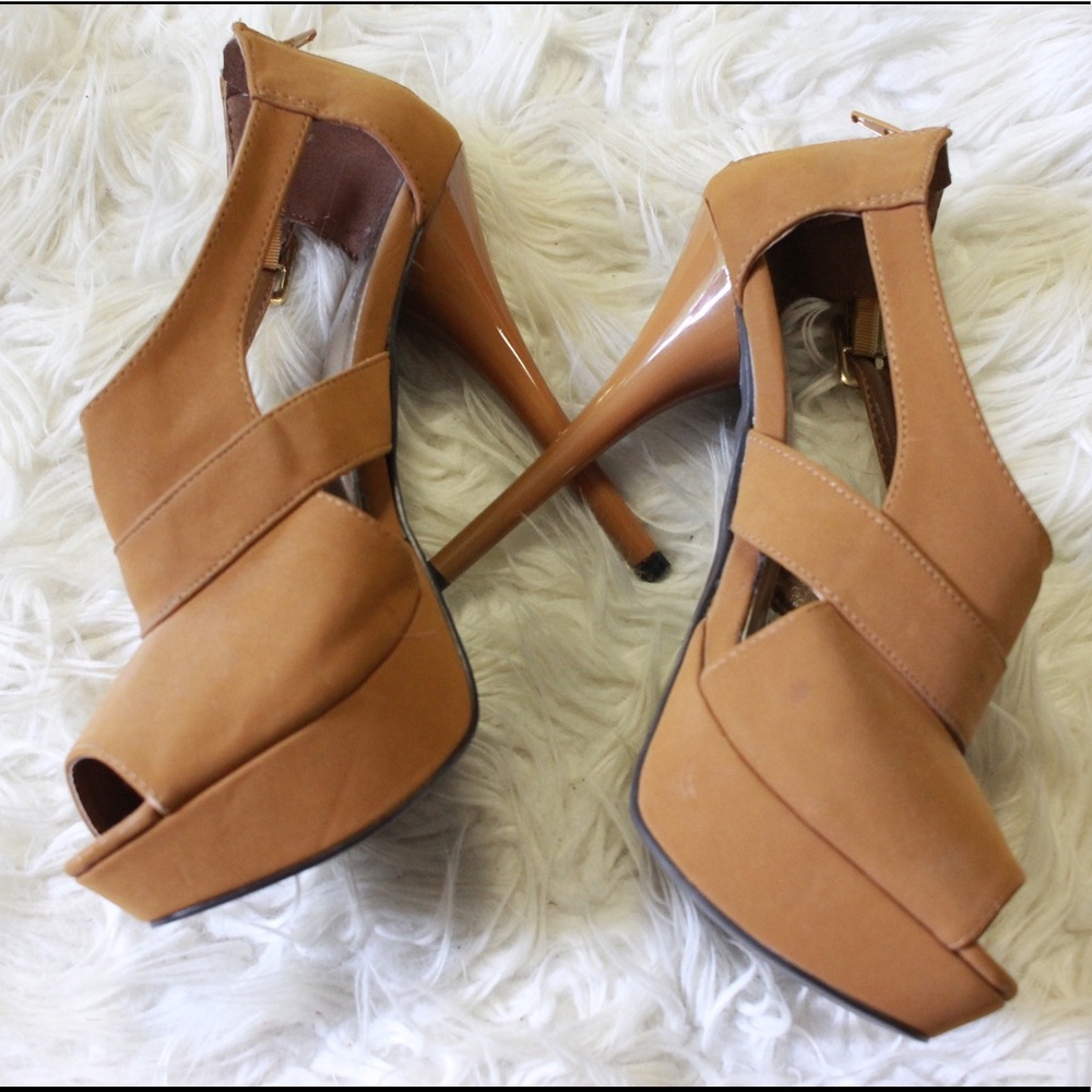 NEW HIGH heels