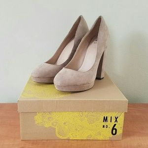 Super Cute Tan Suede Chunky Heels Size 8.5 NWB