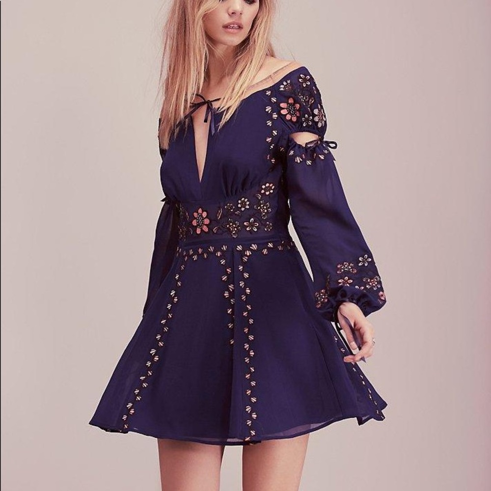 HOST PICK NWT For Love and Lemons Niccola Mini - Picture 2 of 3