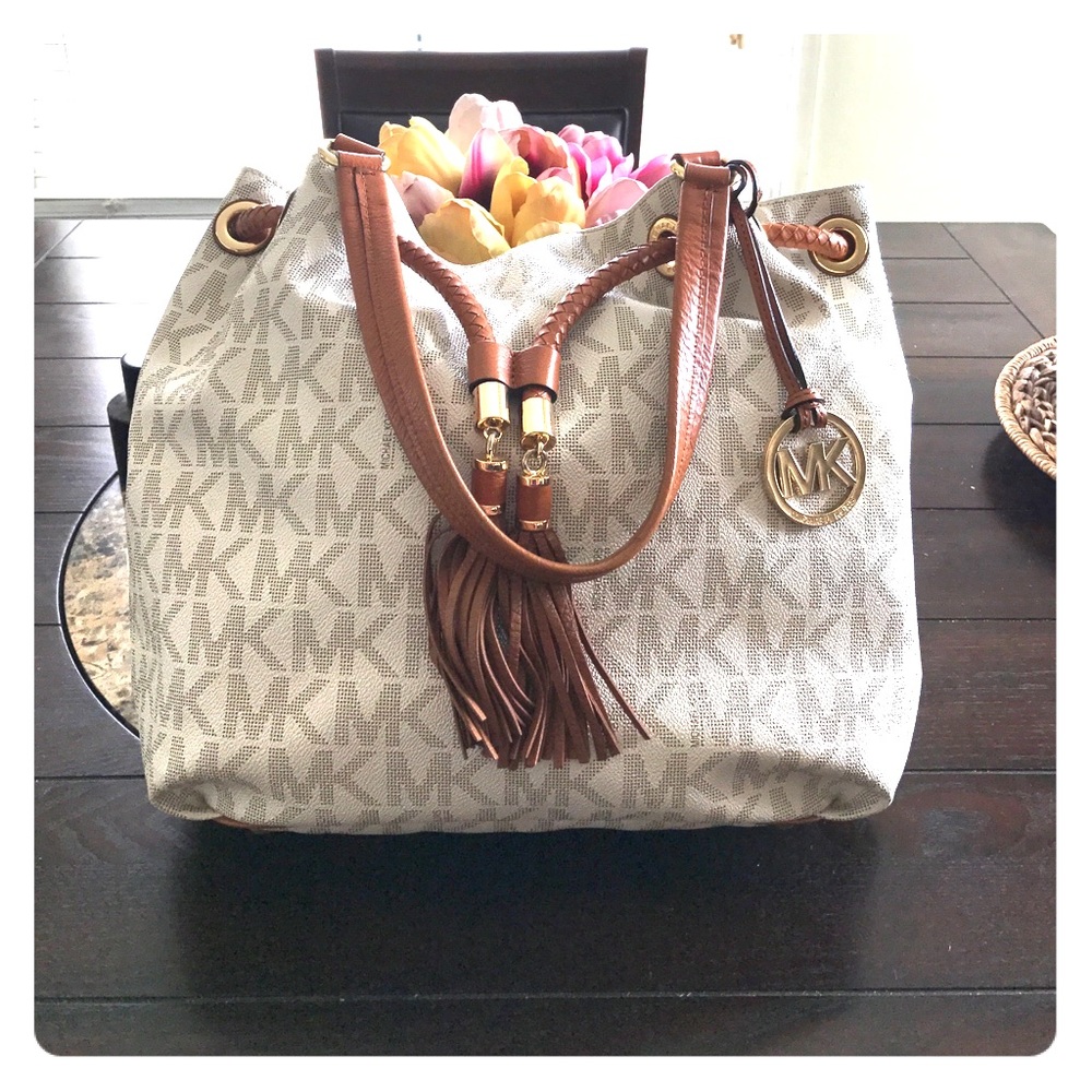 Michael Kors Jet Set Handbag