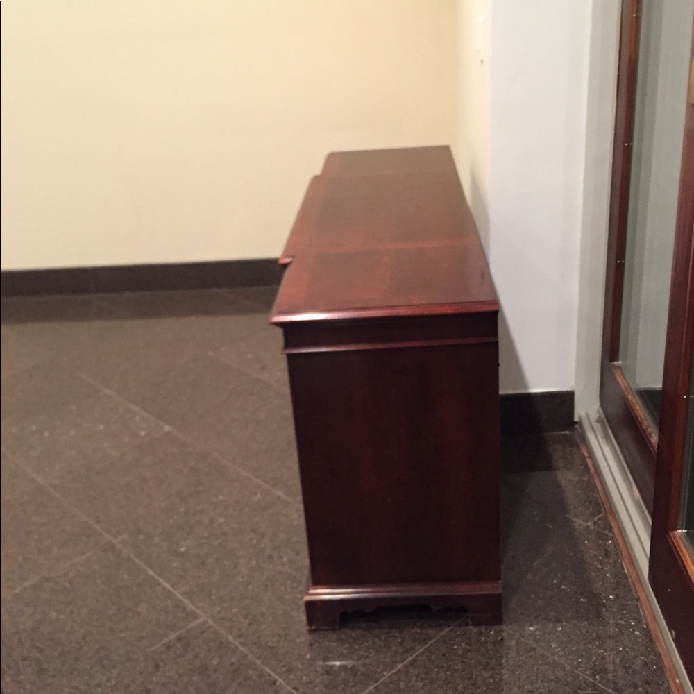 Brown sideboard table