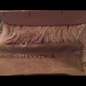 Meet your Posher, Cassandra